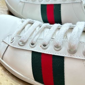 Gucci Leather Low Top Sneakers
White
Colorblock